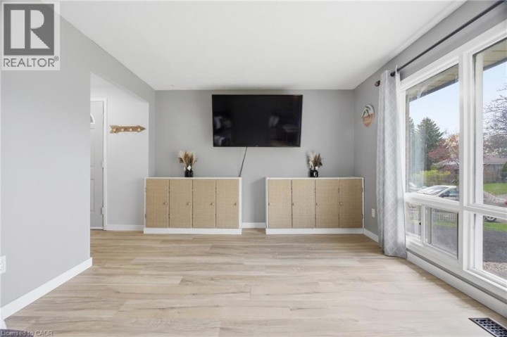 Photo 10 at 19 Greendale Crescent, Chicopee / Freeport, Kitchener