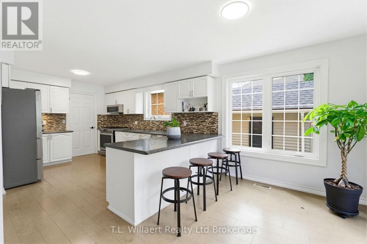 Photo 15 at 10 Woodside Drive, Tillsonburg