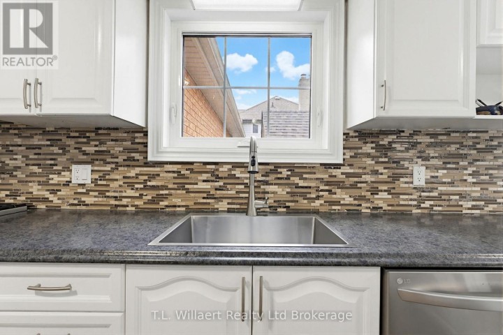 Photo 17 at 10 Woodside Drive, Tillsonburg