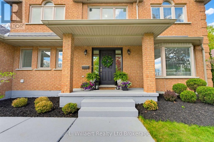 Photo 2 at 10 Woodside Drive, Tillsonburg