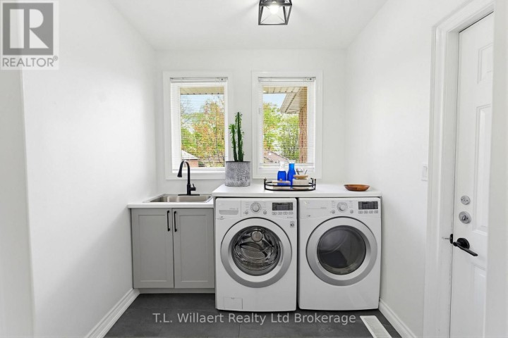 Photo 20 at 10 Woodside Drive, Tillsonburg