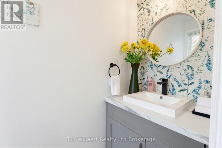 Photo 21 at 10 Woodside Drive, Tillsonburg