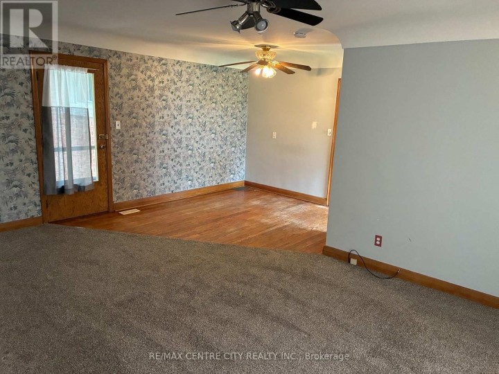 Photo 5 at 664 Miller Street, Woodstock - North, Woodstock