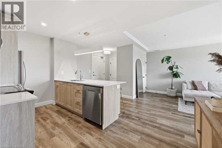 Photo 10 at 313 - 34 Norman Street, Fairview / Greenbrier, Brantford