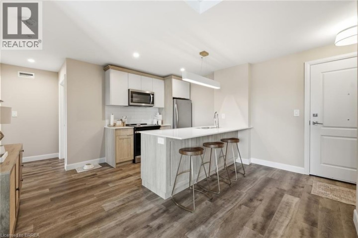 Photo 11 at 313 - 34 Norman Street, Fairview / Greenbrier, Brantford