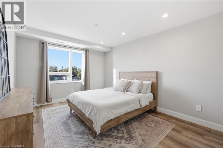 Photo 19 at 313 - 34 Norman Street, Fairview / Greenbrier, Brantford