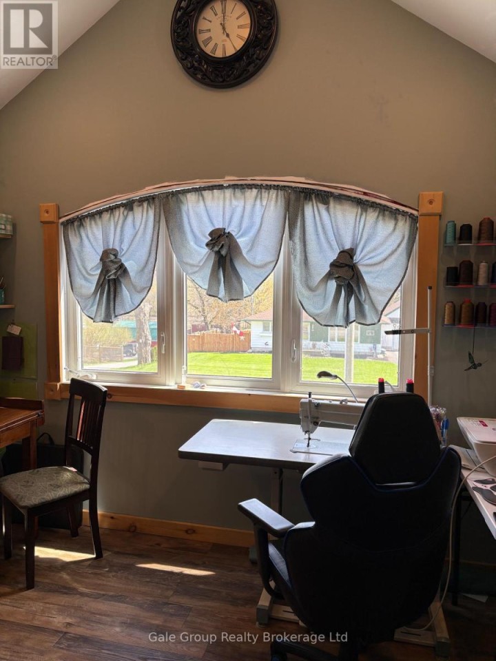 Photo 26 at 18 E Queen Street, Beachville, Ingersoll