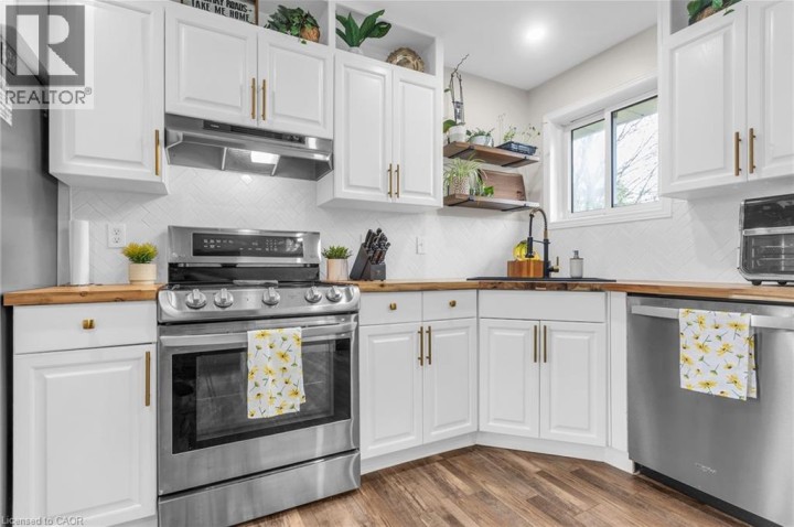 Photo 9 at 22 Lorraine Avenue, Tillsonburg