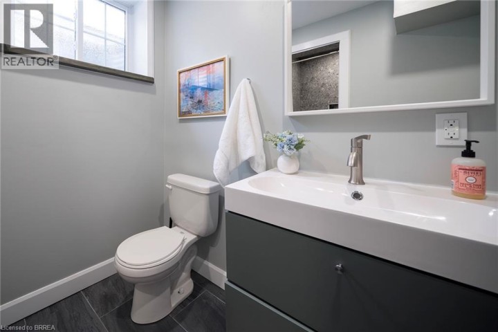 Photo 39 at 48 Lincoln Avenue, Holmedale, Brantford