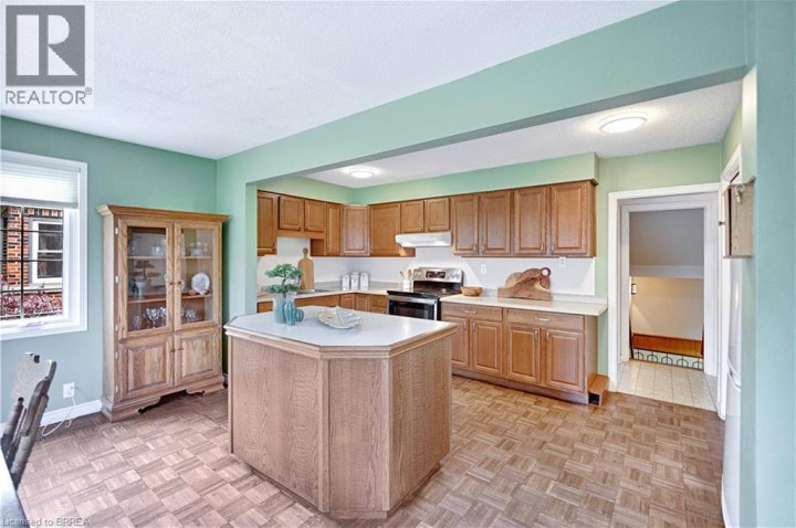 Photo 9 at 177 St George Street, Queensway / Grove, Brantford