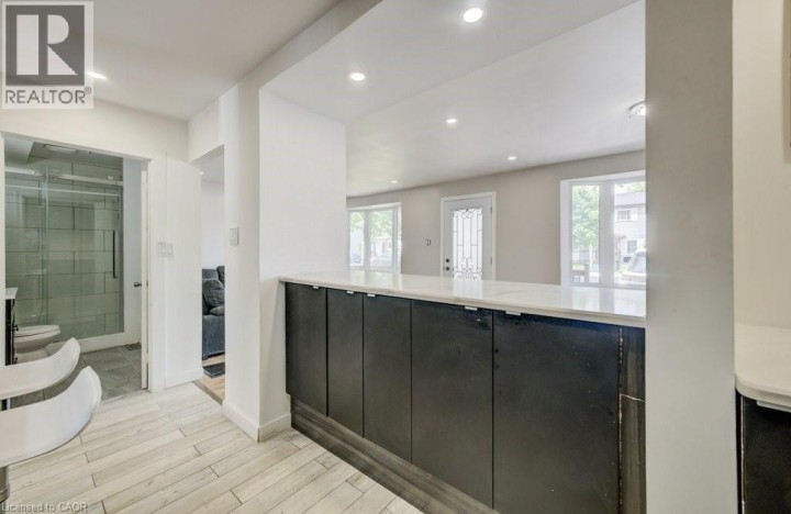 Photo 5 at 54 Seventh Avenue, Eagle Place East, Brantford