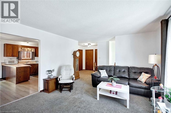 Photo 9 at 16 Sandlewood Avenue, Woodlawn, Brantford
