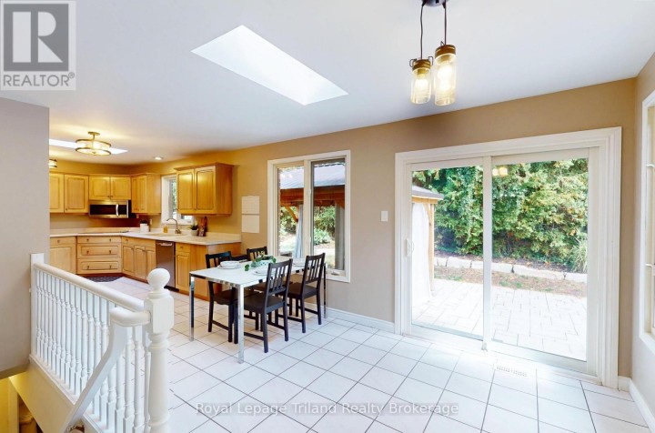 Photo 15 at 444 Lee Avenue, Woodstock - North, Woodstock