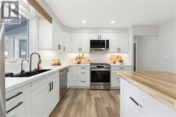 Photo 12 at 24 Magnolia Street, Sky Acres, Brantford