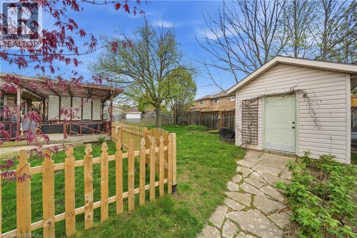 Photo 35 at 44 Blackfriar Lane, Brier Park, Brantford