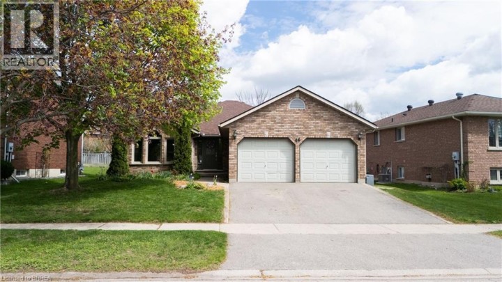Photo 37 at 44 Blackfriar Lane, Brier Park, Brantford