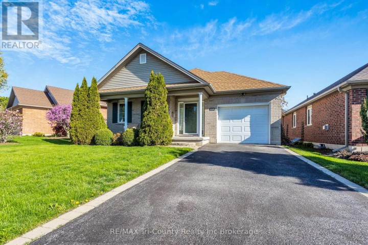 Photo 2 at 210 Baldwin Street, Tillsonburg