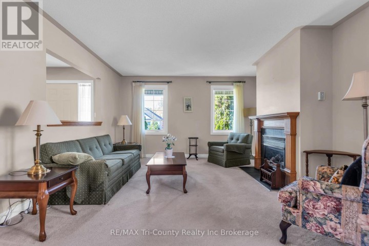 Photo 4 at 210 Baldwin Street, Tillsonburg