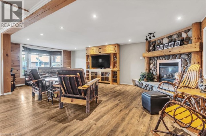 Photo 10 at 18 E Queen Street, Beachville, Ingersoll