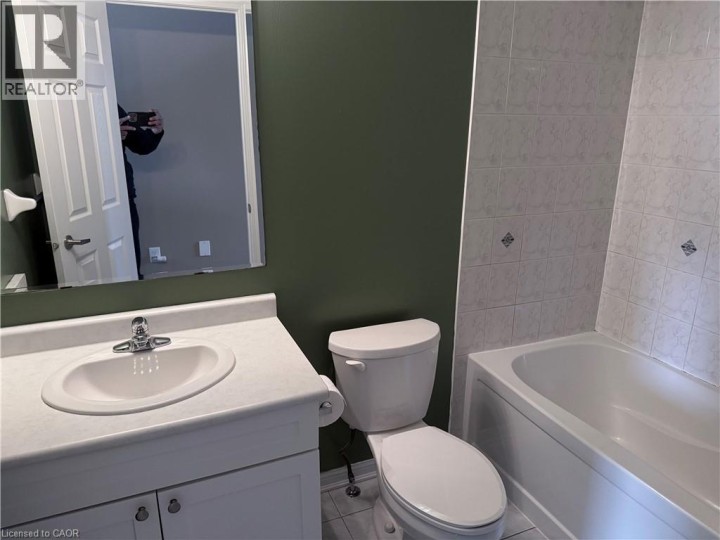 Photo 7 at 50 Emick Drive, Meadowlands, Ancaster