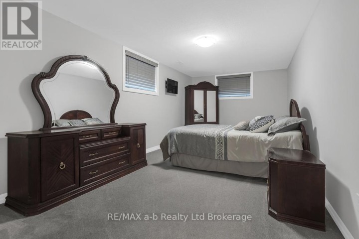 Photo 24 at 41 Lowrie Crescent, Tillsonburg
