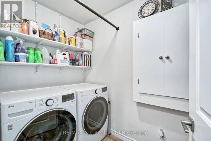 Photo 13 at 305 Robinson Street, Woodstock - South, Woodstock