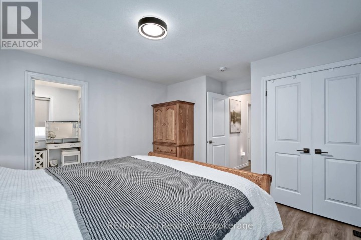 Photo 20 at 305 Robinson Street, Woodstock - South, Woodstock