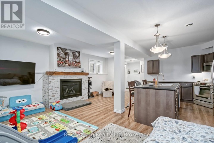 Photo 25 at 305 Robinson Street, Woodstock - South, Woodstock