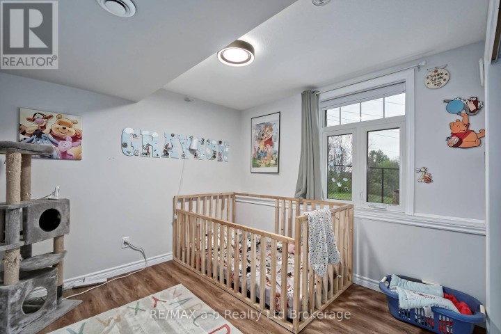 Photo 33 at 305 Robinson Street, Woodstock - South, Woodstock