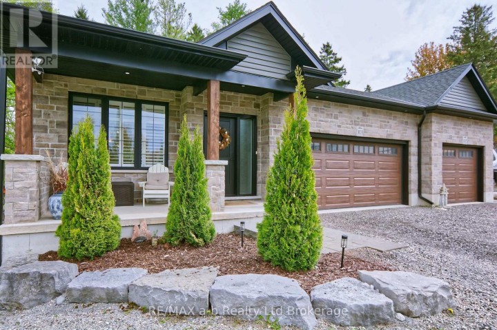 Photo 4 at 305 Robinson Street, Woodstock - South, Woodstock