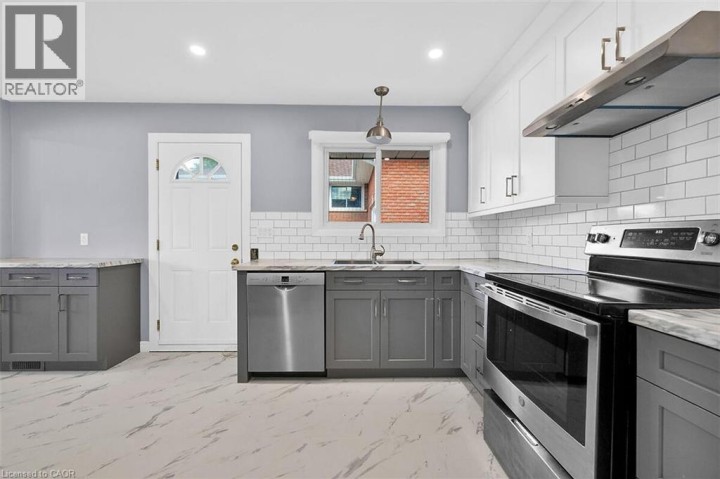Photo 10 at 24 Oxford Street, Mayfair, Brantford