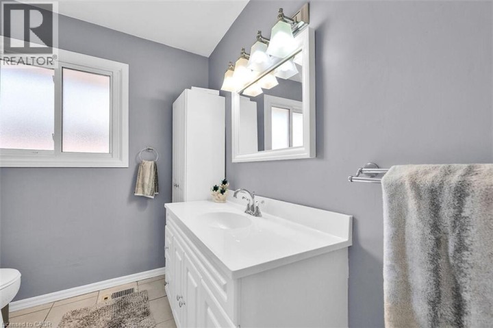 Photo 20 at 24 Oxford Street, Mayfair, Brantford