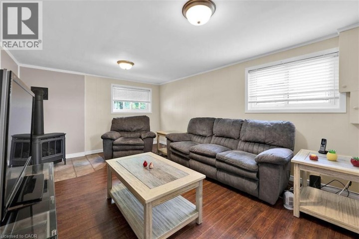 Photo 21 at 24 Oxford Street, Mayfair, Brantford