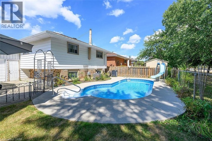Photo 28 at 24 Oxford Street, Mayfair, Brantford