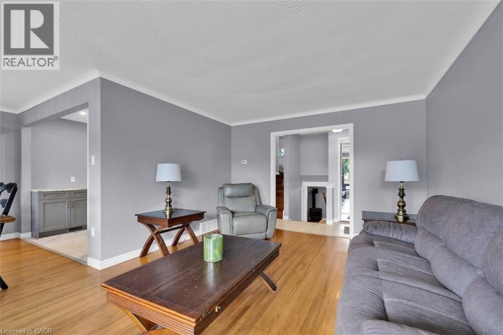 Photo 6 at 24 Oxford Street, Mayfair, Brantford