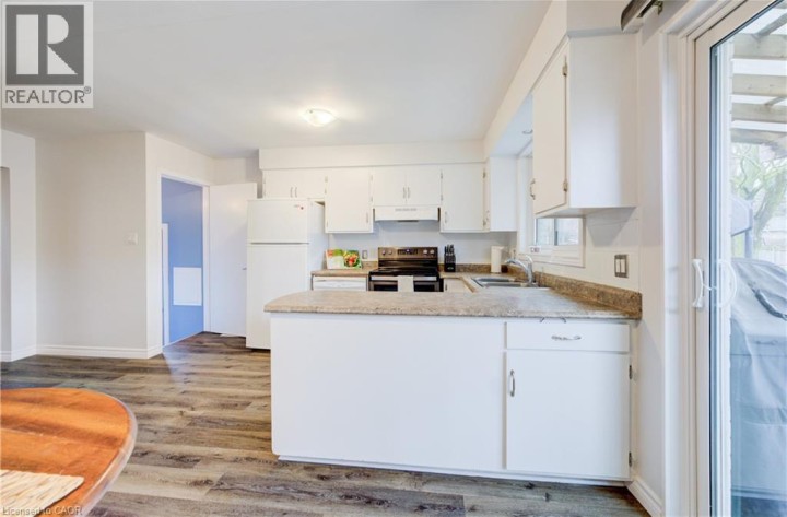 Photo 13 at 88 Westwood Drive, Uptown Waterloo / Westmount, Kitchener