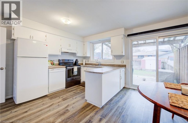 Photo 12 at 88 Westwood Drive, Uptown Waterloo / Westmount, Kitchener