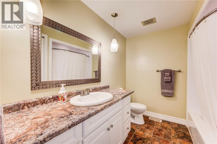 Photo 23 at 88 Westwood Drive, Uptown Waterloo / Westmount, Kitchener