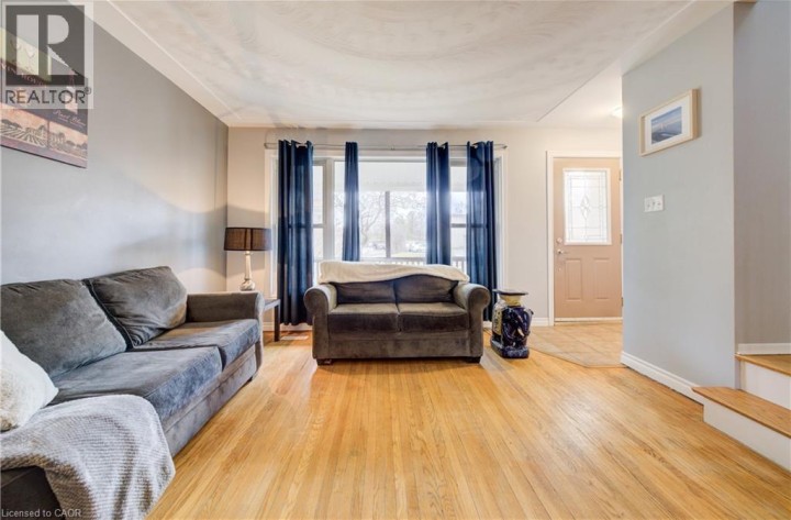 Photo 3 at 88 Westwood Drive, Uptown Waterloo / Westmount, Kitchener