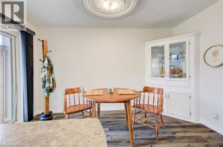 Photo 9 at 88 Westwood Drive, Uptown Waterloo / Westmount, Kitchener