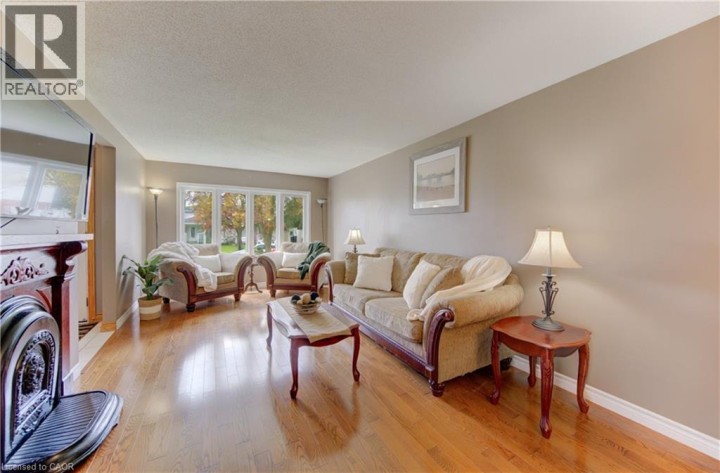 Photo 10 at 108 Oprington Court, Beechwood Forest / Highland W., Kitchener