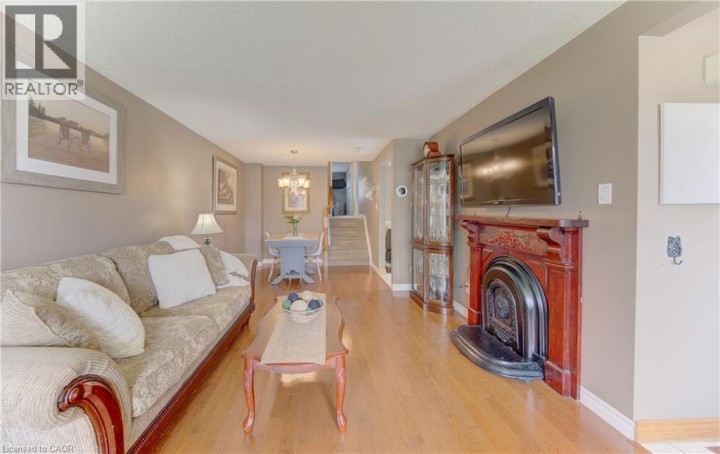 Photo 11 at 108 Oprington Court, Beechwood Forest / Highland W., Kitchener