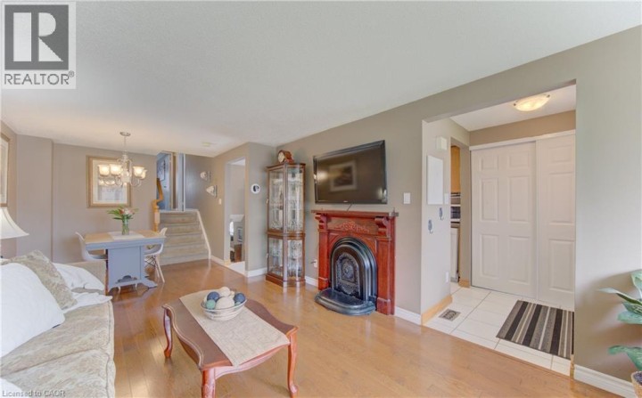 Photo 12 at 108 Oprington Court, Beechwood Forest / Highland W., Kitchener