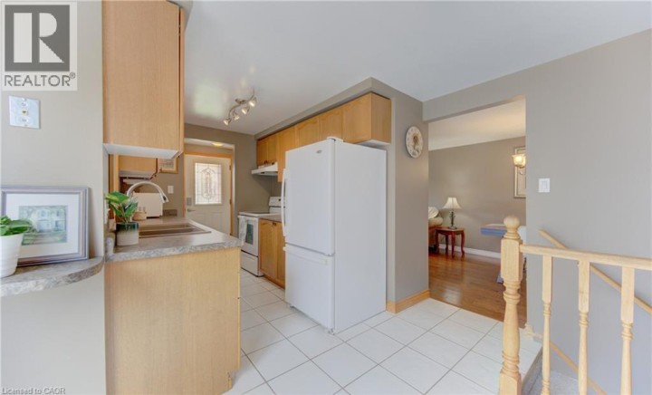Photo 14 at 108 Oprington Court, Beechwood Forest / Highland W., Kitchener