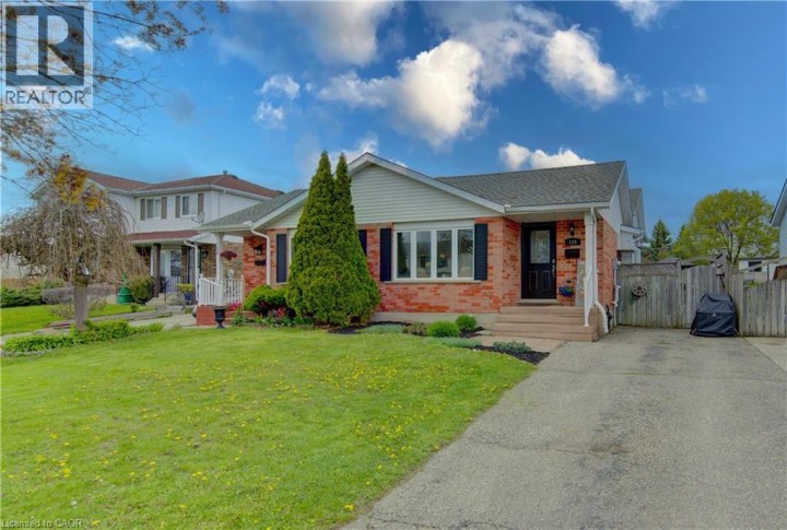 Photo 2 at 108 Oprington Court, Beechwood Forest / Highland W., Kitchener