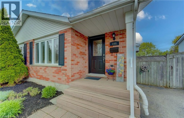 Photo 3 at 108 Oprington Court, Beechwood Forest / Highland W., Kitchener
