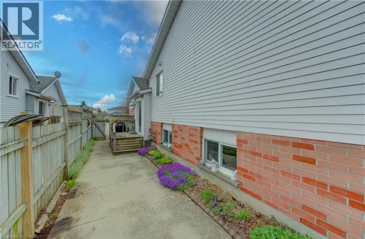 Photo 31 at 108 Oprington Court, Beechwood Forest / Highland W., Kitchener