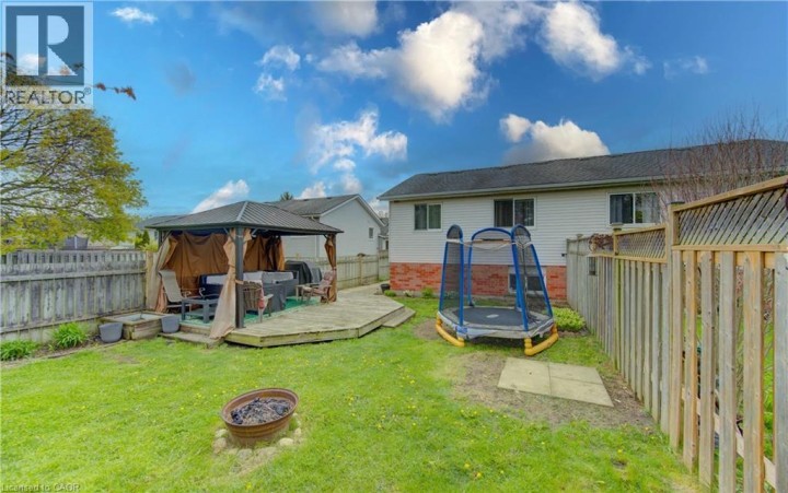 Photo 36 at 108 Oprington Court, Beechwood Forest / Highland W., Kitchener