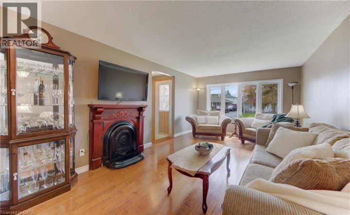 Photo 9 at 108 Oprington Court, Beechwood Forest / Highland W., Kitchener