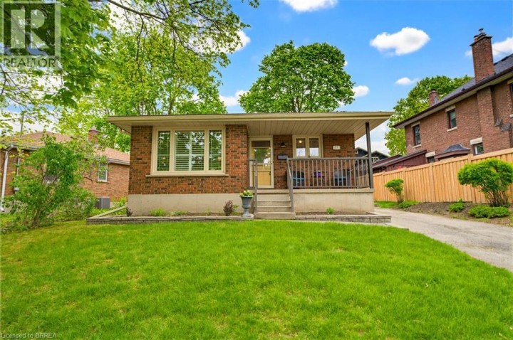 Photo 1 at 28 Ridgewood Drive, Abigail / Lyons, Brantford